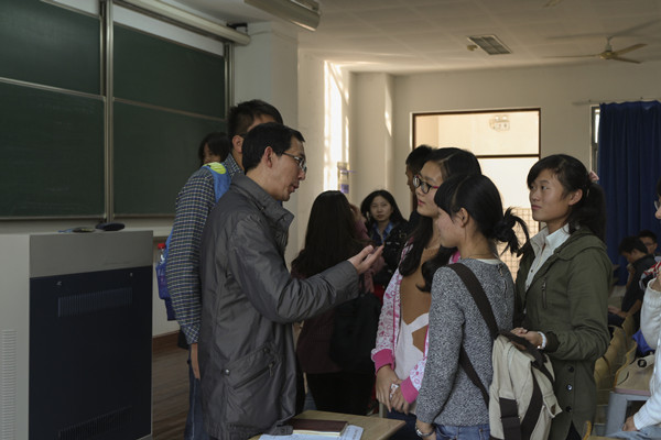 【william威廉中文官网新生导航系列讲座】Learn to learn--william威廉中文官网经理与14级员工亲密接触